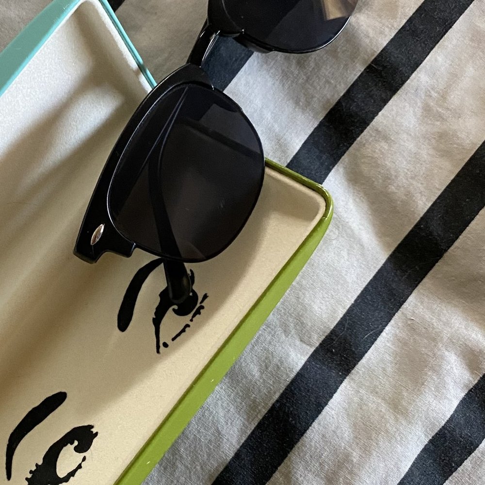 KATE SPADE NEW YORK SUNGLASS CASE - Picture 5 of 7
